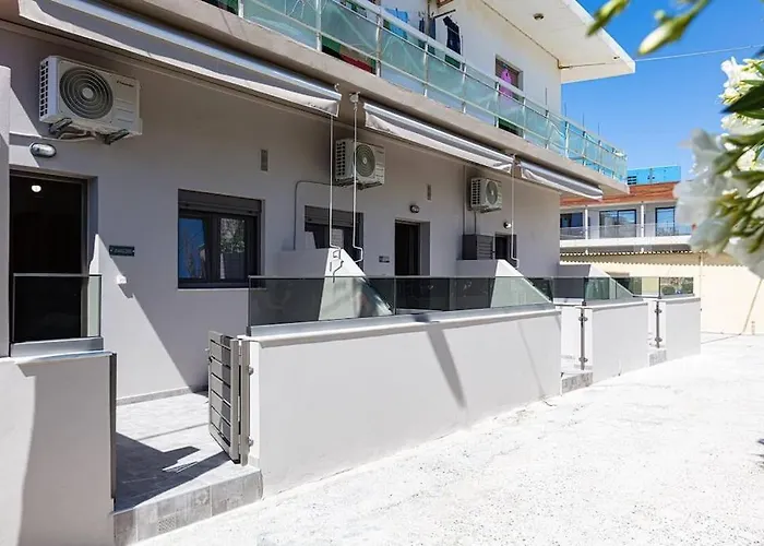 Aretousa Apt, Next To The Beach!