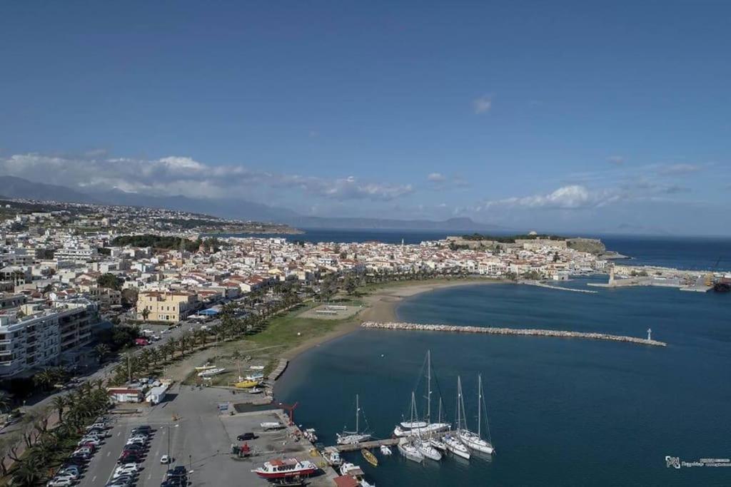 Apartmán Aretousa Apt, Next To The Beach!
