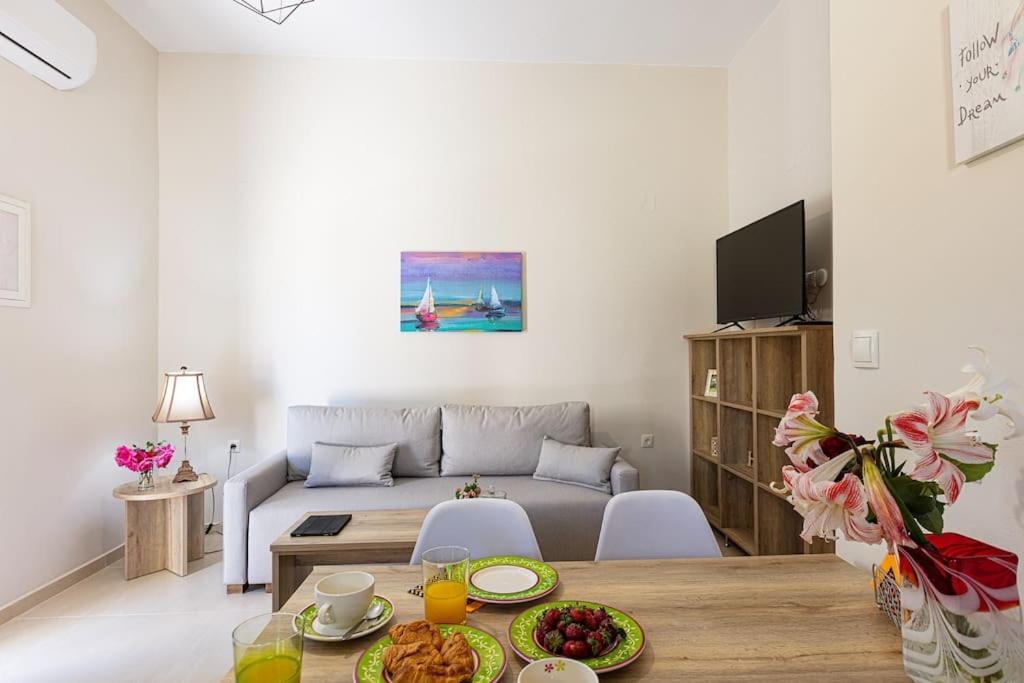 Aretousa Apt, Next To The Beach!